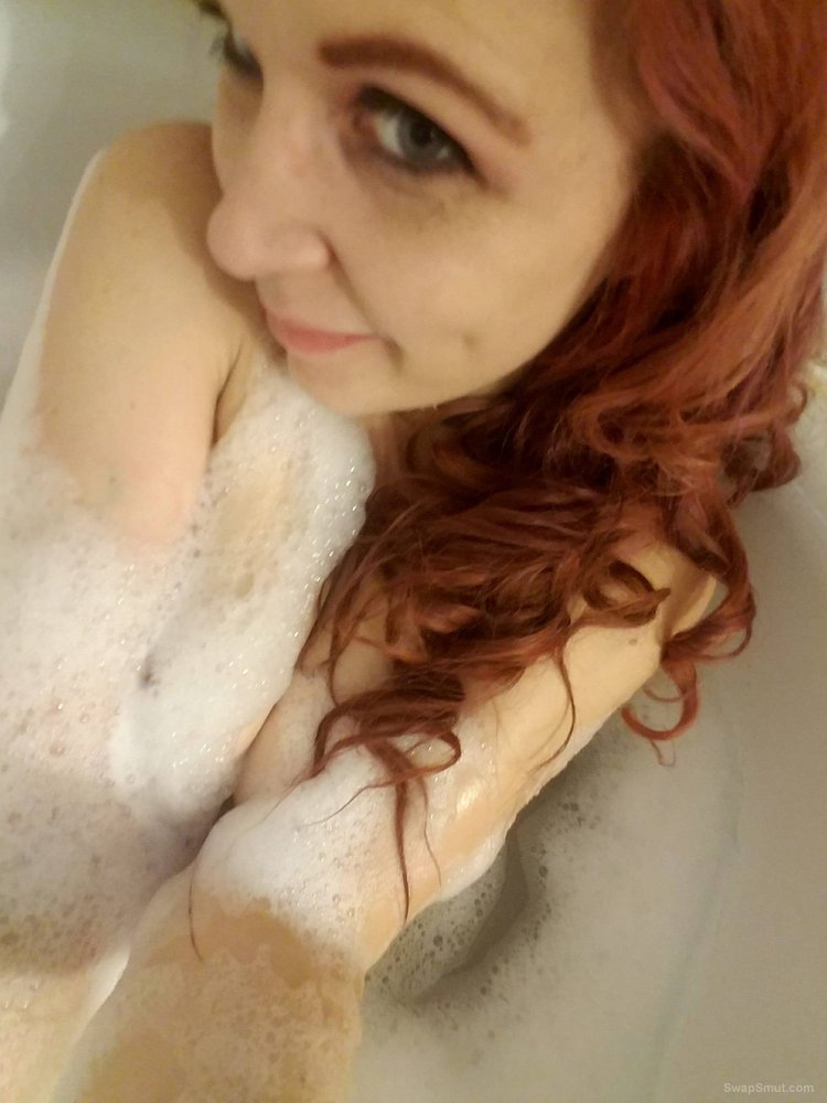 My sexy slut in bath befor taking pics for her online customers