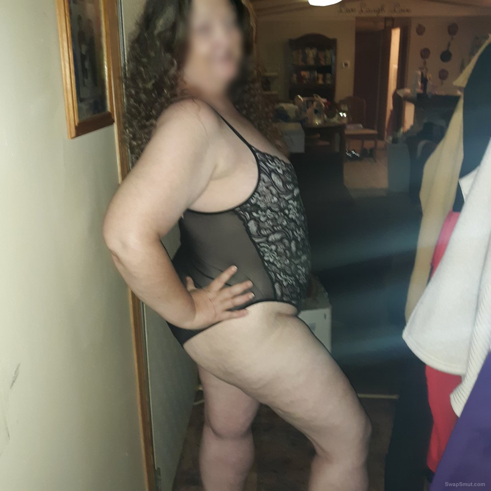 Bbw posing in lingerie wants to know what you would do to he