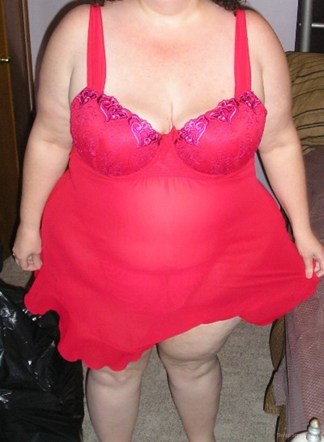 My BBW in red on the bed showing off for you