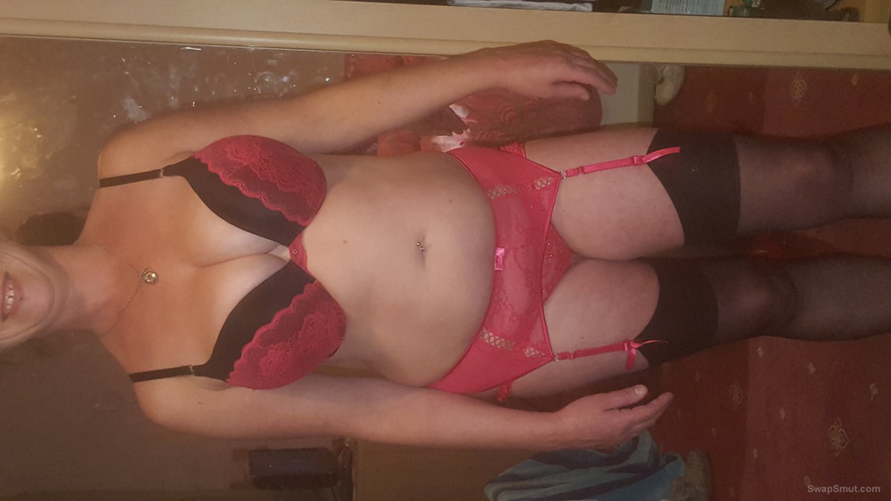 My sexy mrs is wanting and waiting for big cock men