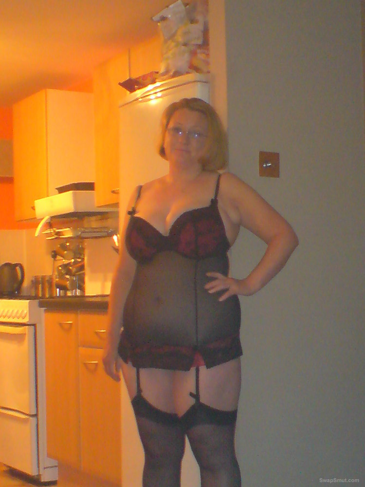 mature teasing wife in sexy lingerie posing for pics