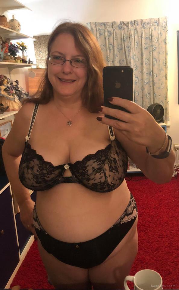 Busty Betty wants to be shared
