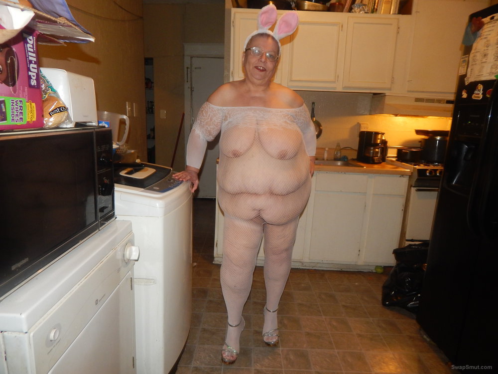 I dresed up for easter did cam shows that nite