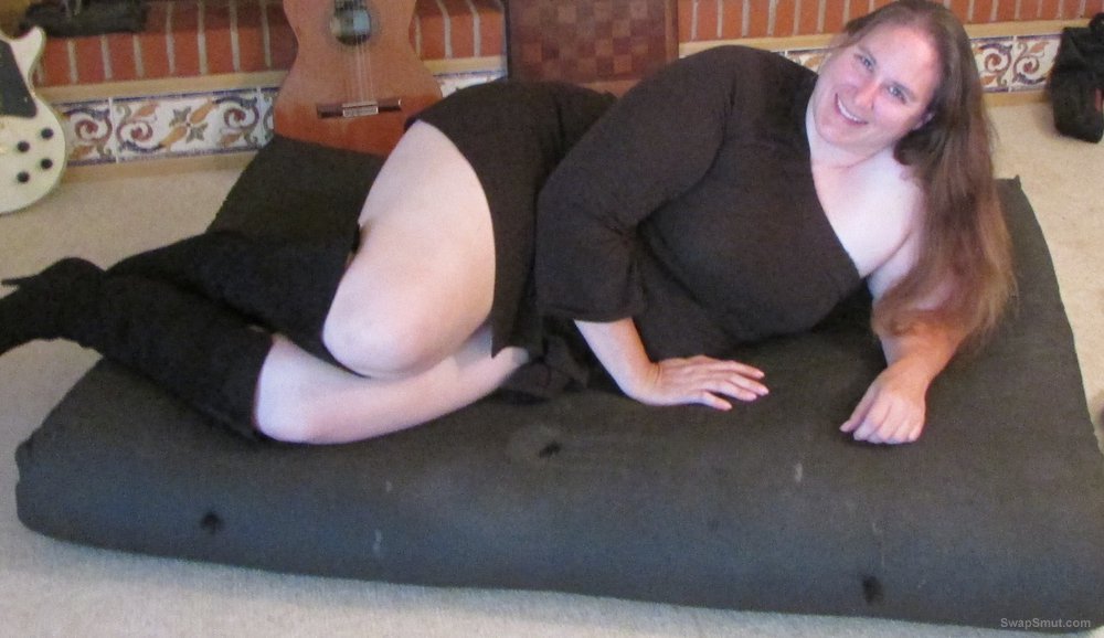 Bbw Skirt Pussy - Me and my new brown skirt new boots and pussy amateur BBW