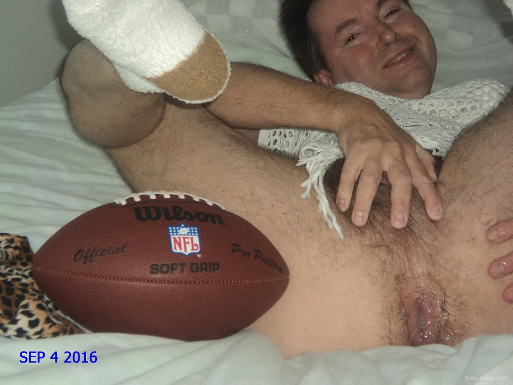 A MICHIGAN MALE SLUT WILL CUM 2 YOUR FOOTBALL PARTY