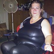 Comment on my BBW in her pleather n plastic fetish gear