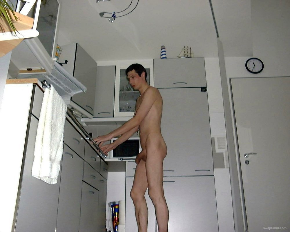 Naked at Home, Nackt zu Hause, Nackt im Haus