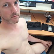 Gay guy from NZ showing off my body