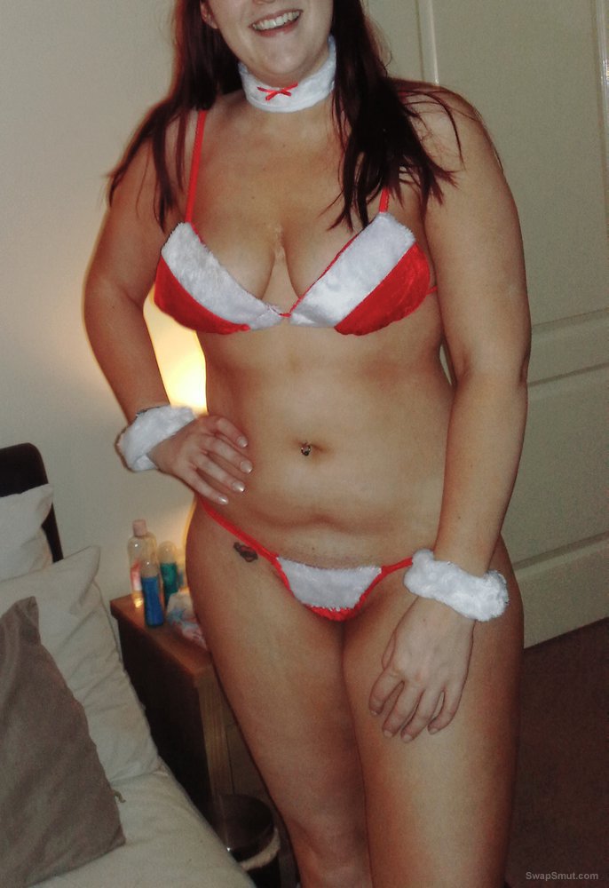 My sexy girlfriend dressed in some sexy christmas lingerie