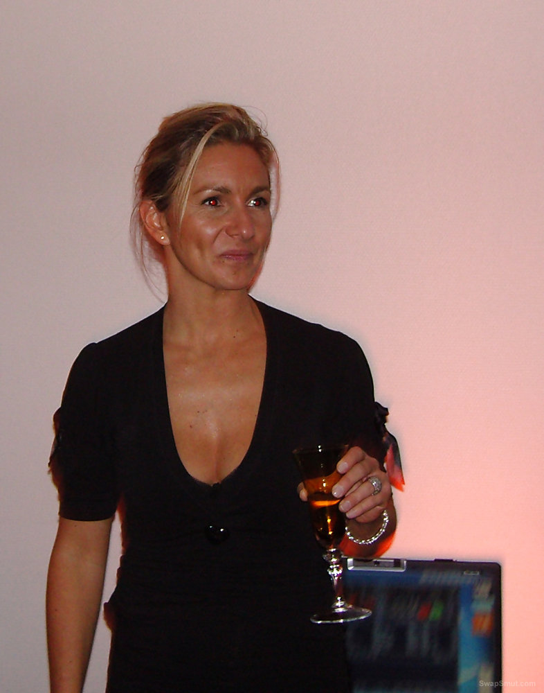 I'm Christelle, French Wife 44yo, fan of new experiences